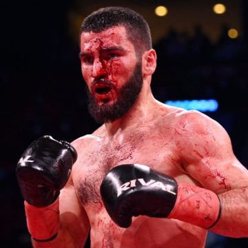 IBF/WBC 175-pound champion Artur Beterbiev overcame a gash in the middle of his forehead to defeat slick-boxing southpaw Marcus Browne. Beterbiev is 17–0 with 17 KOs. (Bernard Brault/GYM)